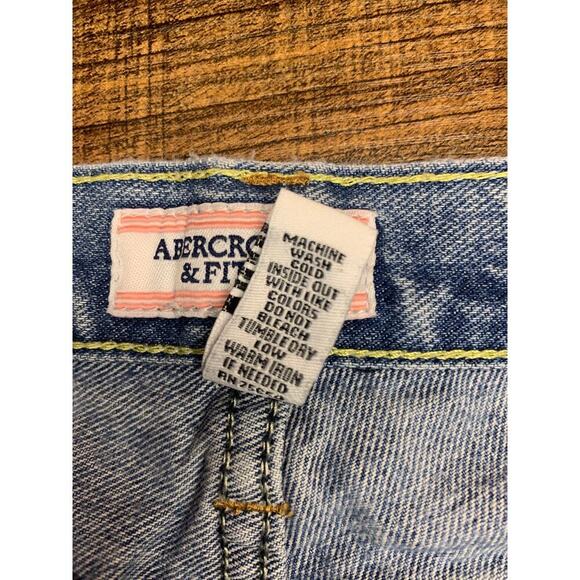 ABERCROMBIE & FITCH Women’s Cuffed Cropped Jeans / Size: 6 - Picture 2 of 10